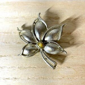 Vintage Flower Brooch
